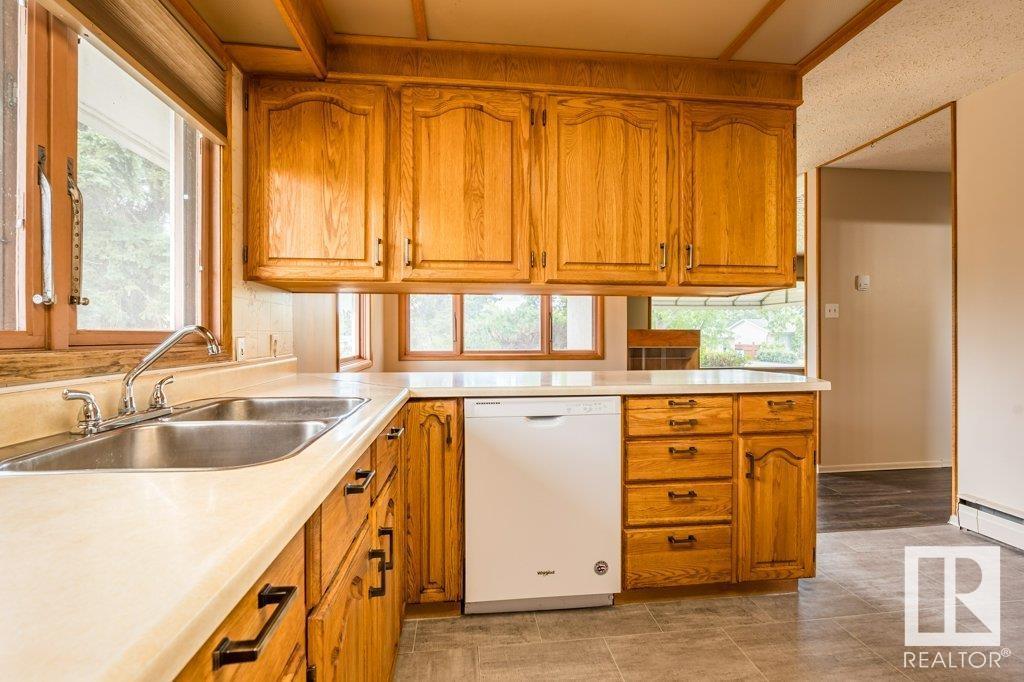 Photo 48 of 5502 44 Av, Wetaskiwin AB