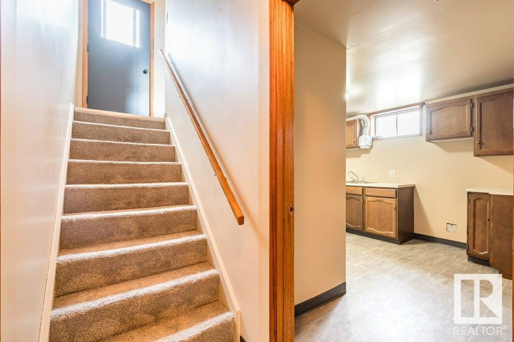Photo 44 of 5502 44 Av, Wetaskiwin AB