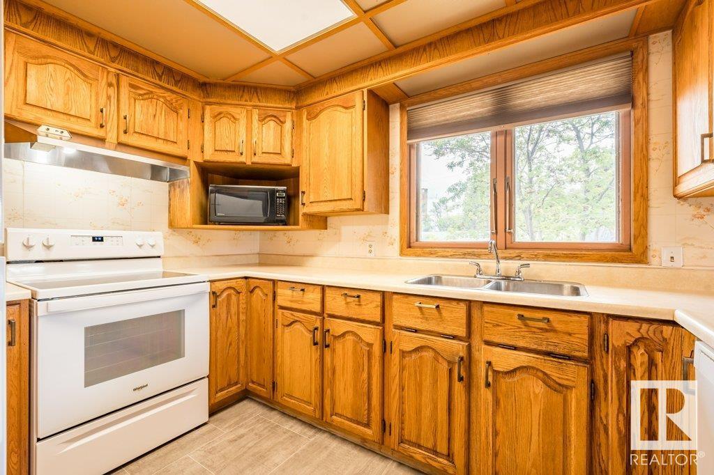 Photo 66 of 5502 44 Av, Wetaskiwin AB