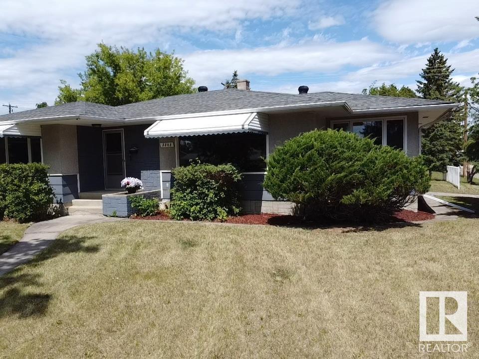Photo 1 of 5502 44 Av, Wetaskiwin AB