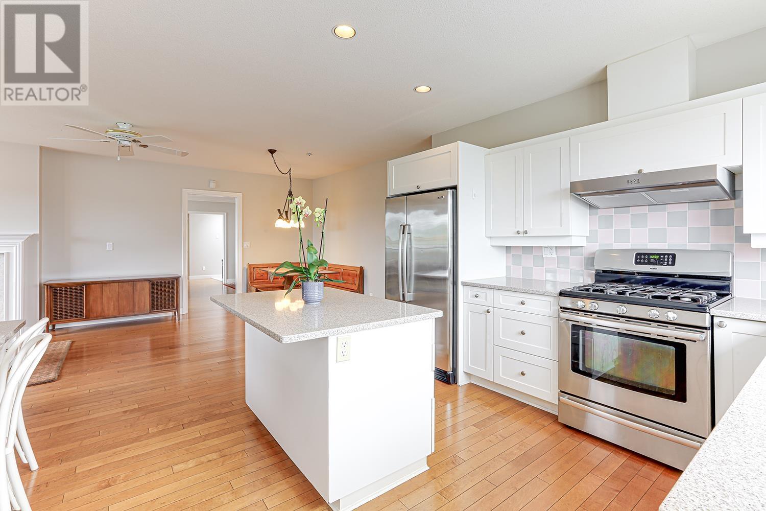 Photo 20 of 402 5500 13 A Avenue, Delta BC