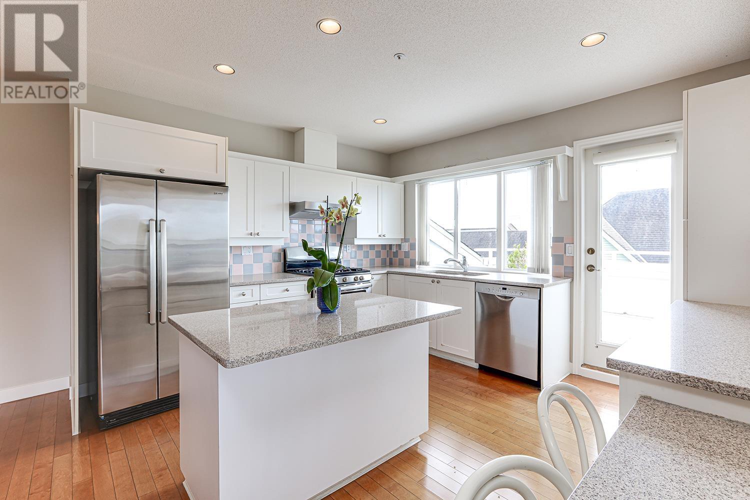 Photo 18 of 402 5500 13 A Avenue, Delta BC