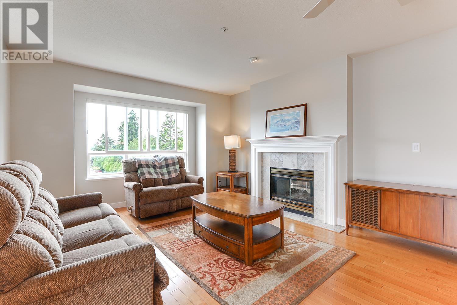 Photo 13 of 402 5500 13 A Avenue, Delta BC
