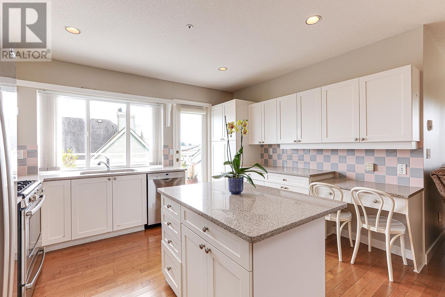 Photo 19 of 402 5500 13 A Avenue, Delta BC