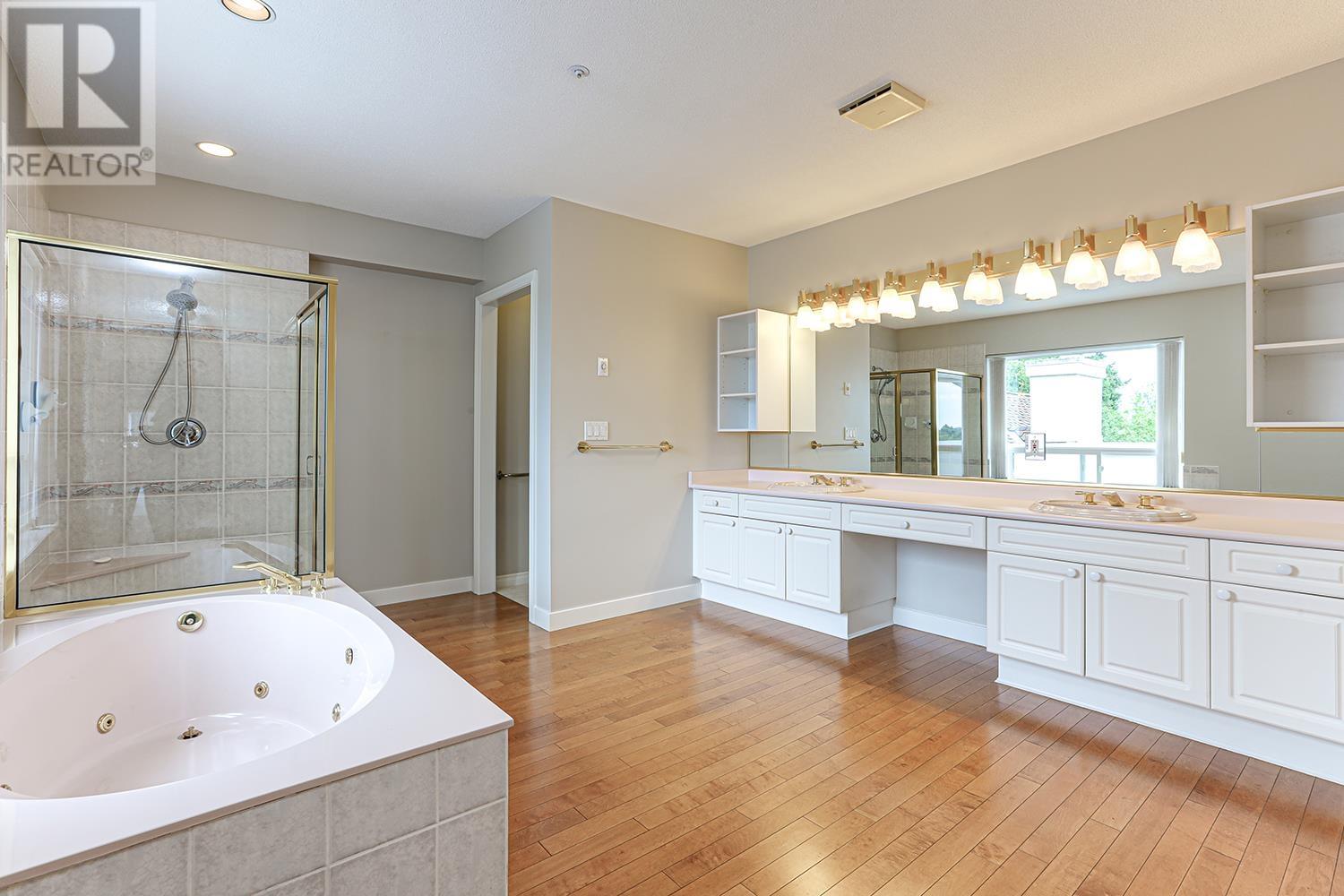 Photo 25 of 402 5500 13 A Avenue, Delta BC