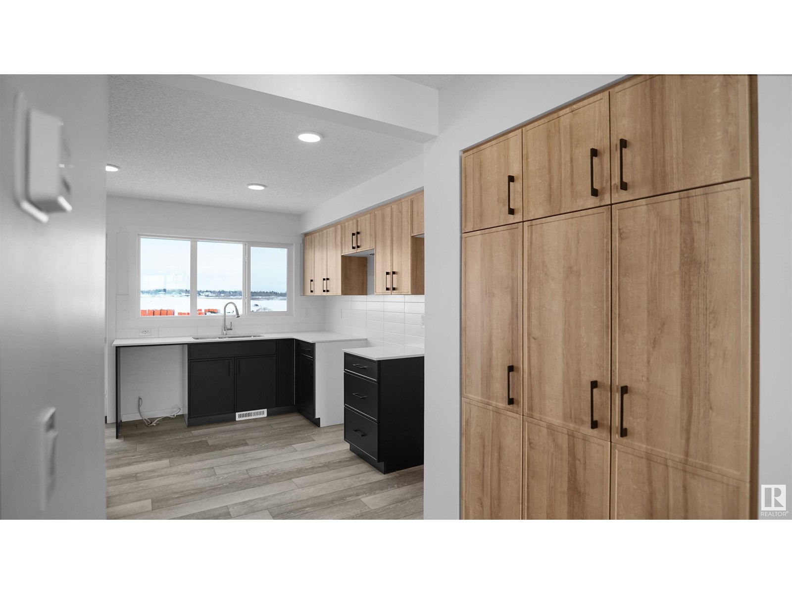 Photo 8 of 4185 Kinglet Dr Nw, Edmonton AB