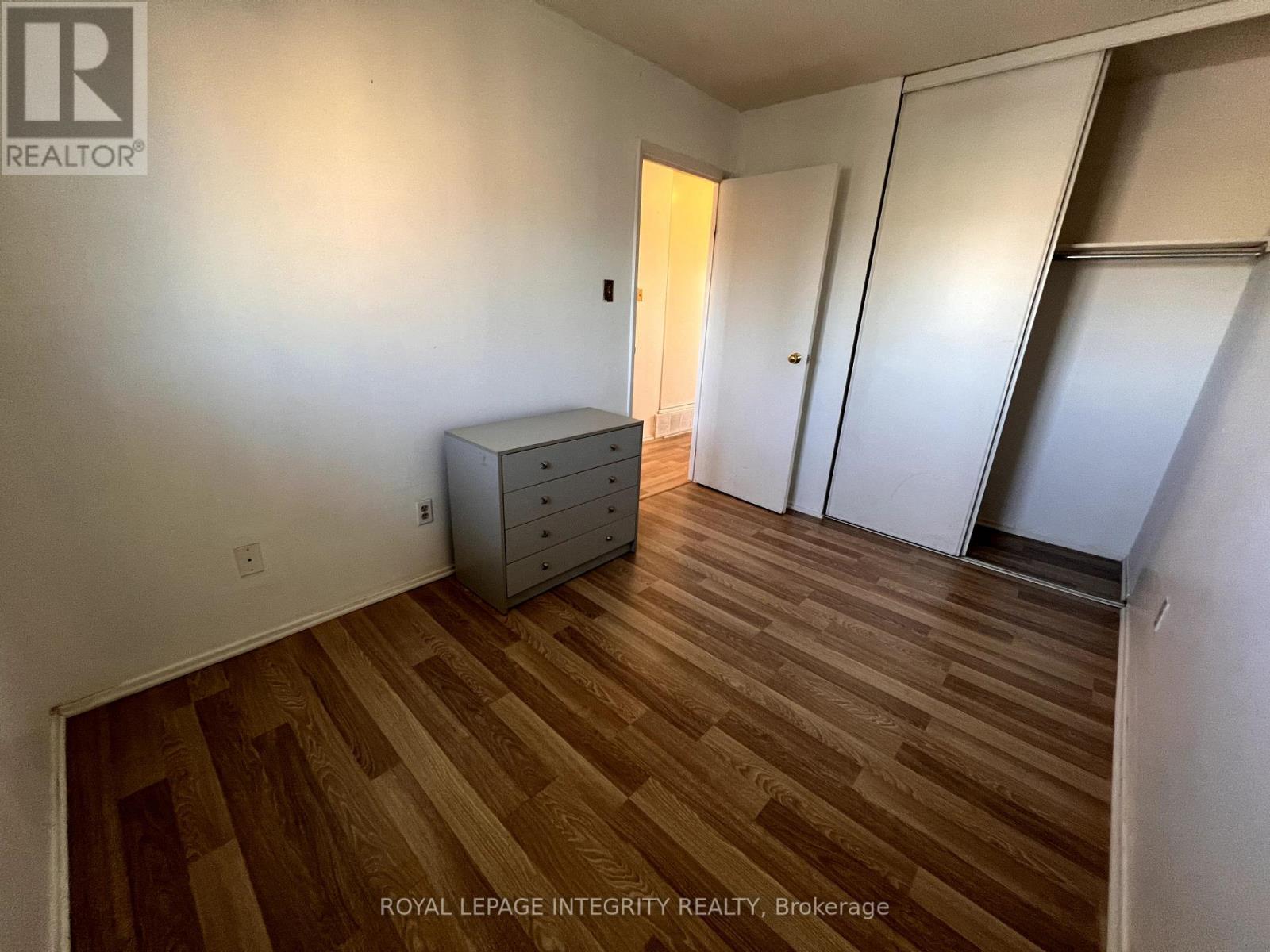 Photo 4 of 1826 Stonehenge Crescent, Ottawa ON