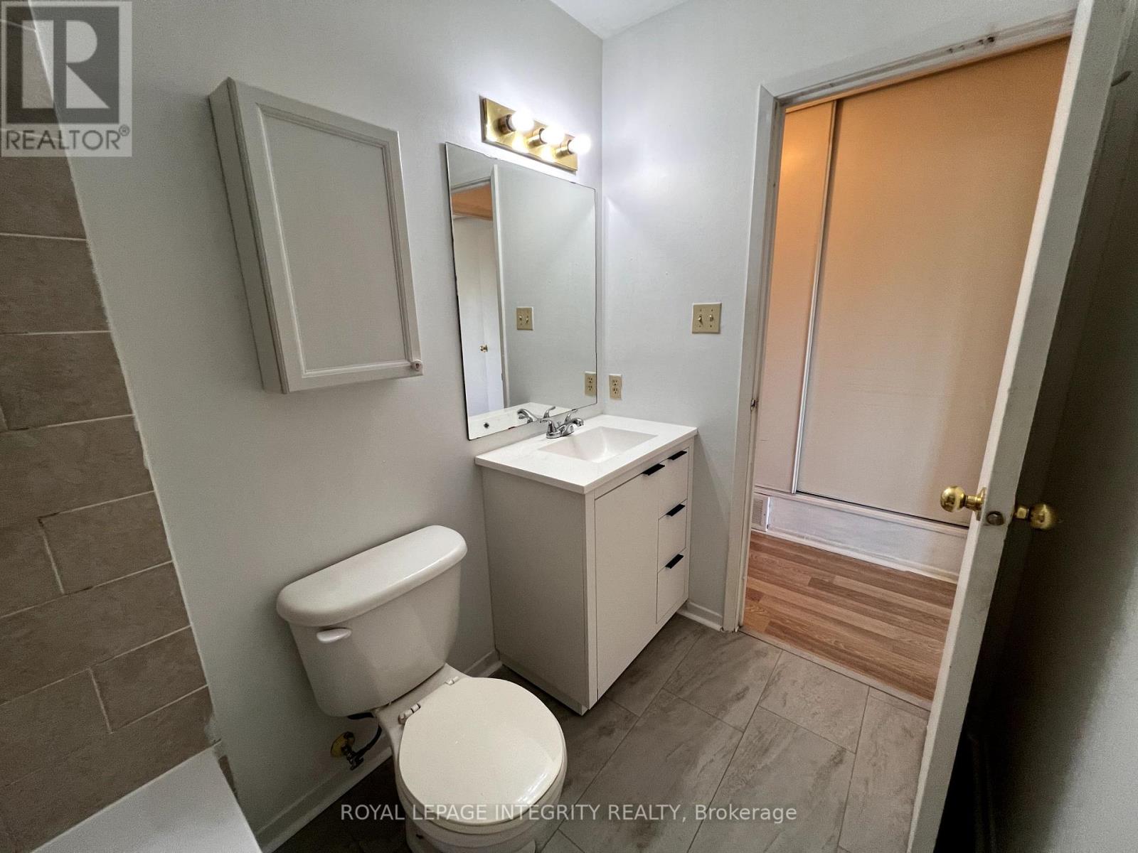 Photo 12 of 1826 Stonehenge Crescent, Ottawa ON