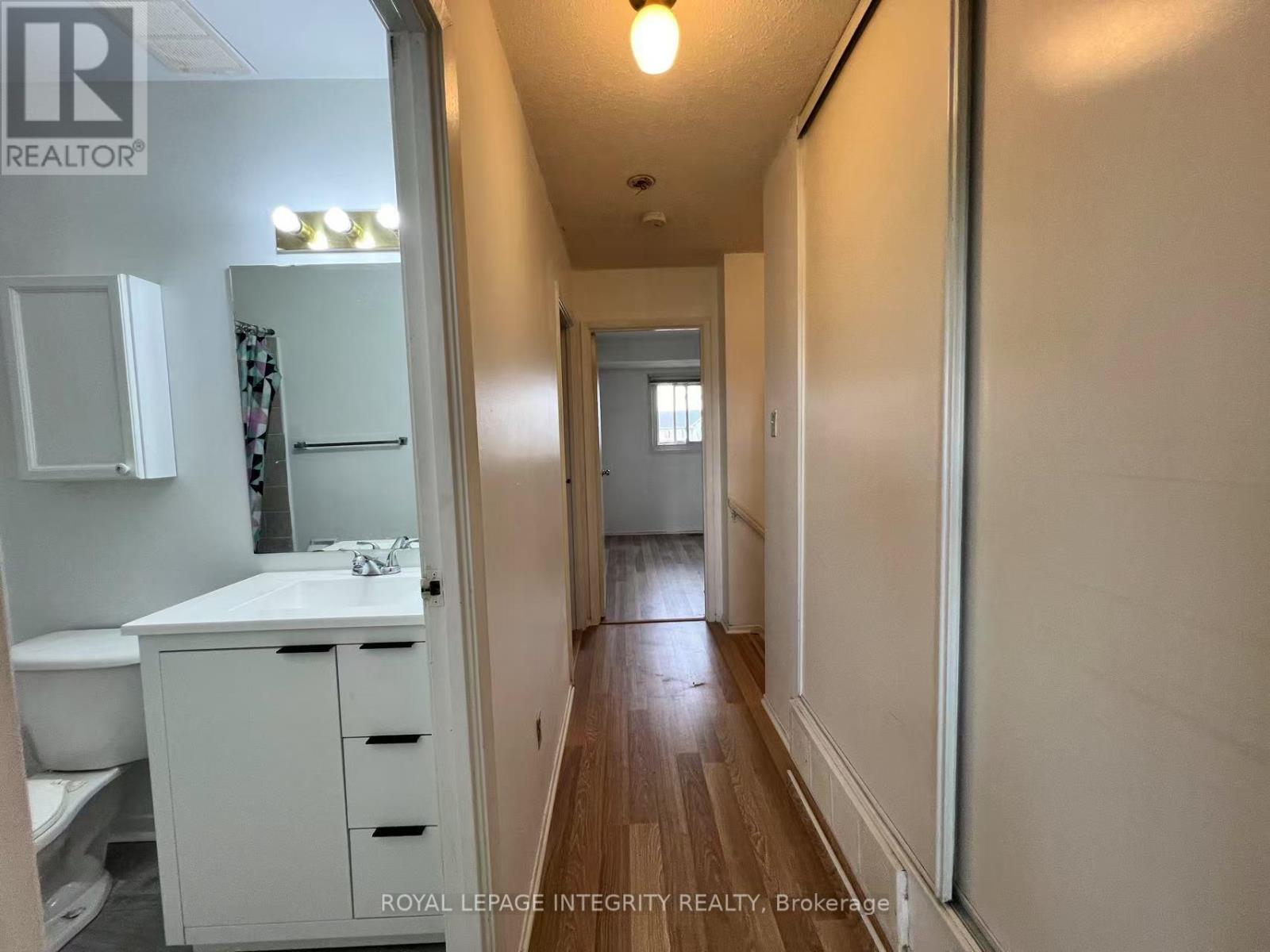 Photo 11 of 1826 Stonehenge Crescent, Ottawa ON