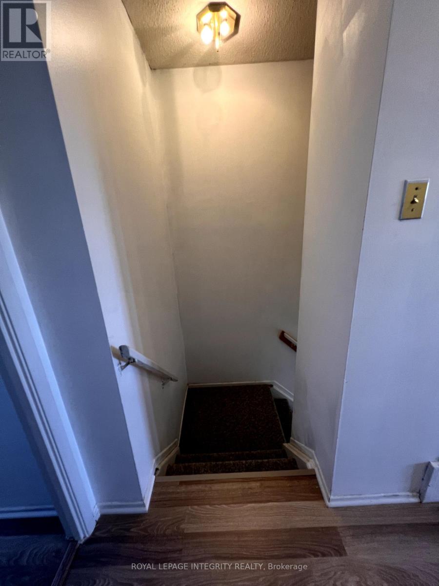 Photo 13 of 1826 Stonehenge Crescent, Ottawa ON