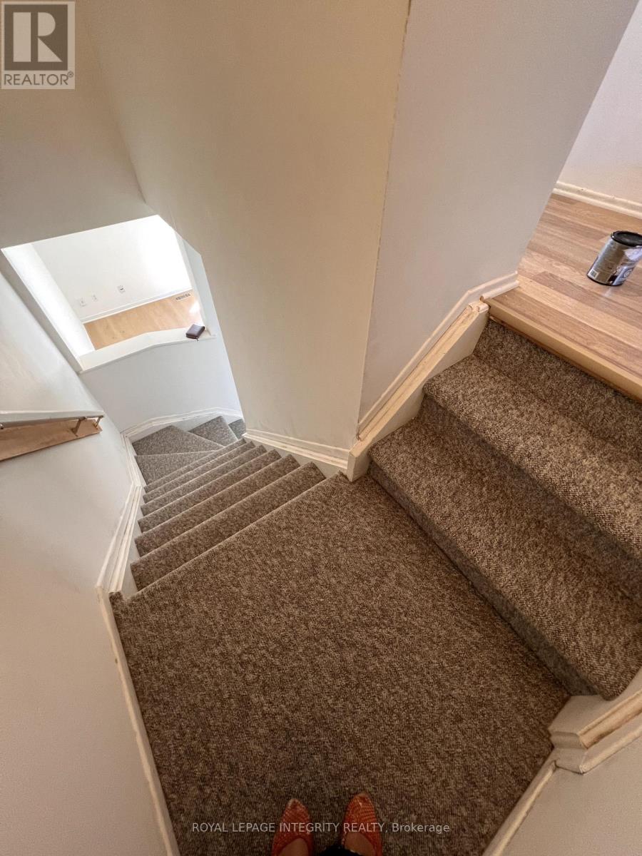 Photo 3 of 1826 Stonehenge Crescent, Ottawa ON