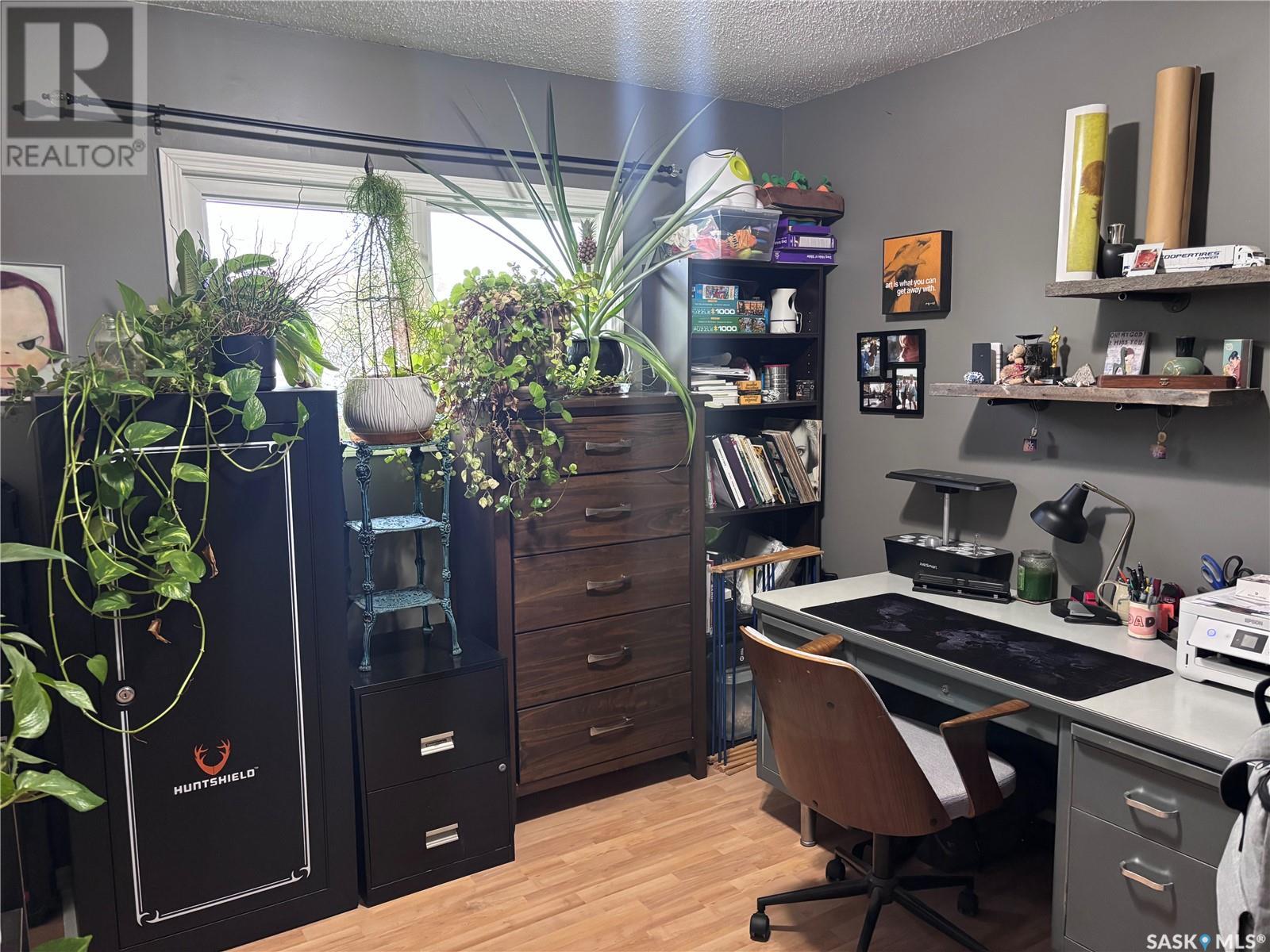 Single Family House Bungalow for Sale in  th AVENUE NW Swift Current 