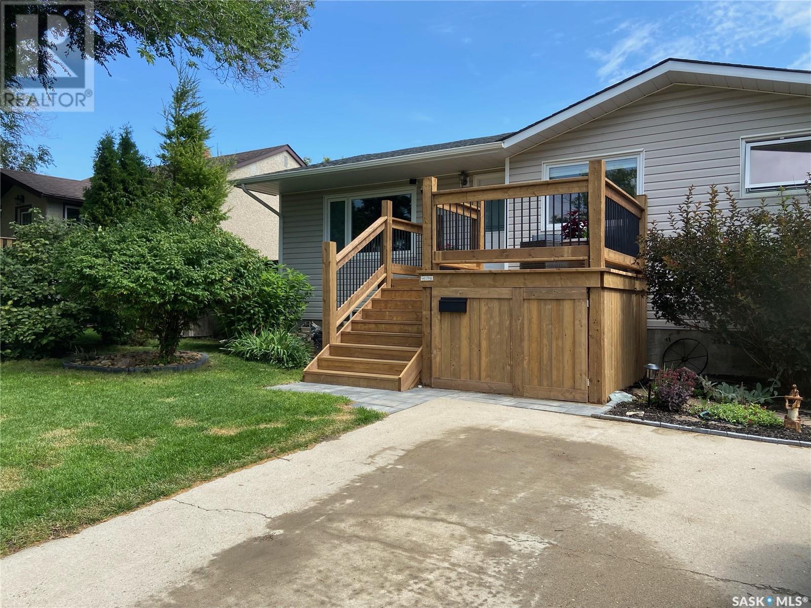 Single Family House Bungalow for Sale in  th AVENUE NW Swift Current 