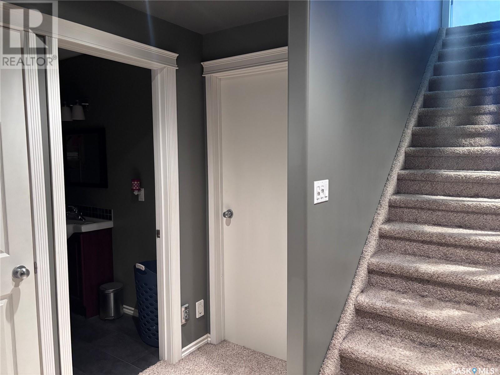 Single Family House Bungalow for Sale in  th AVENUE NW Swift Current 