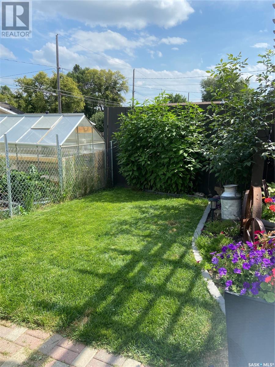 Single Family House Bungalow for Sale in  th AVENUE NW Swift Current 