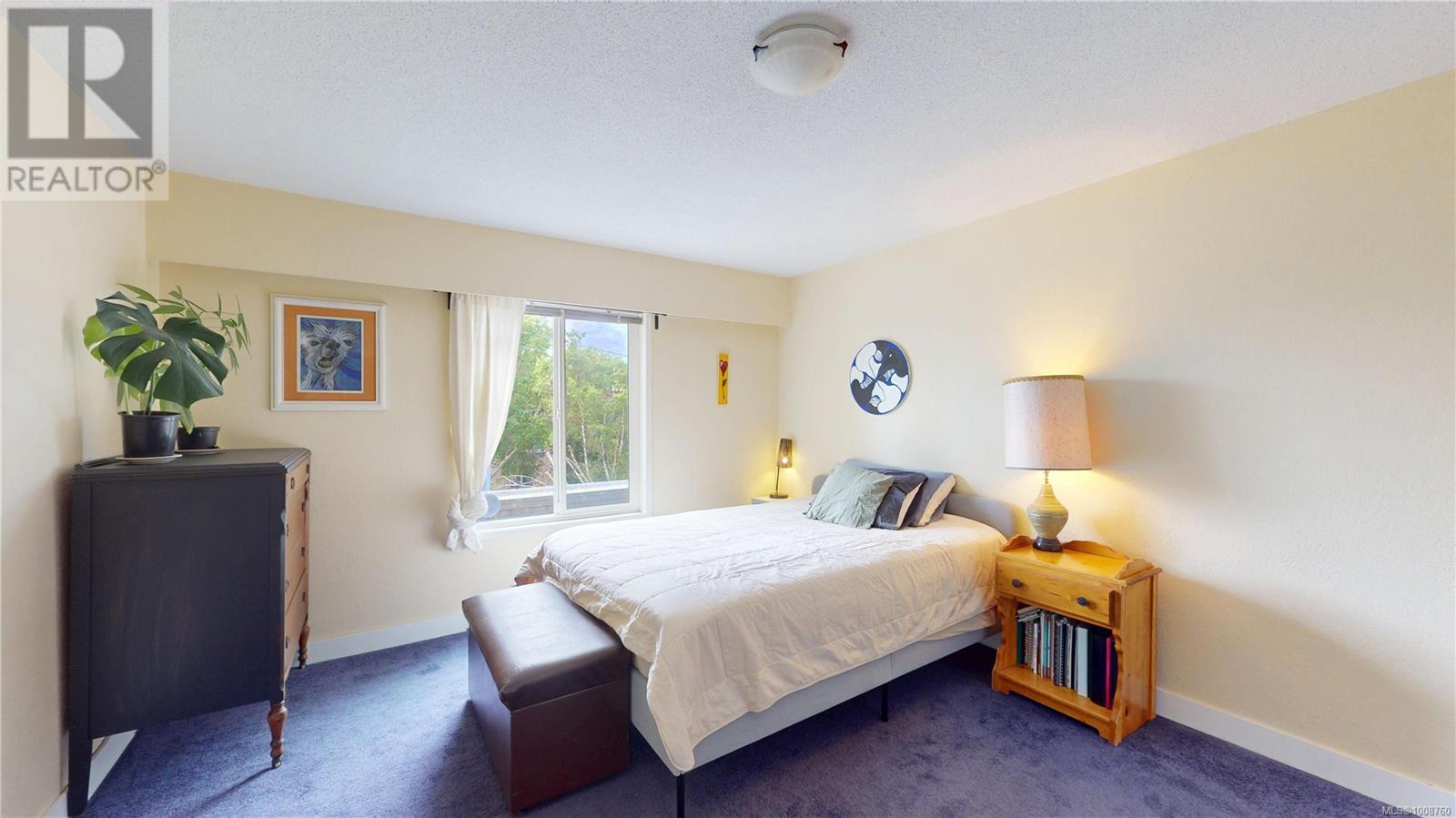 Photo 12 of 203 1012 Pakington St, Victoria BC