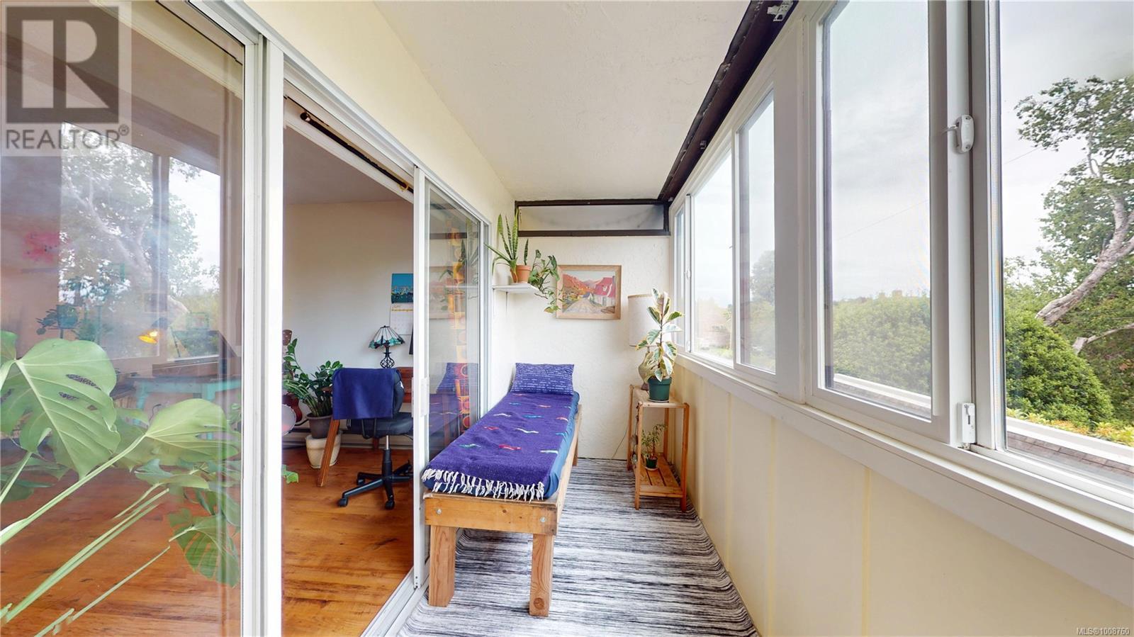 Photo 16 of 203 1012 Pakington St, Victoria BC