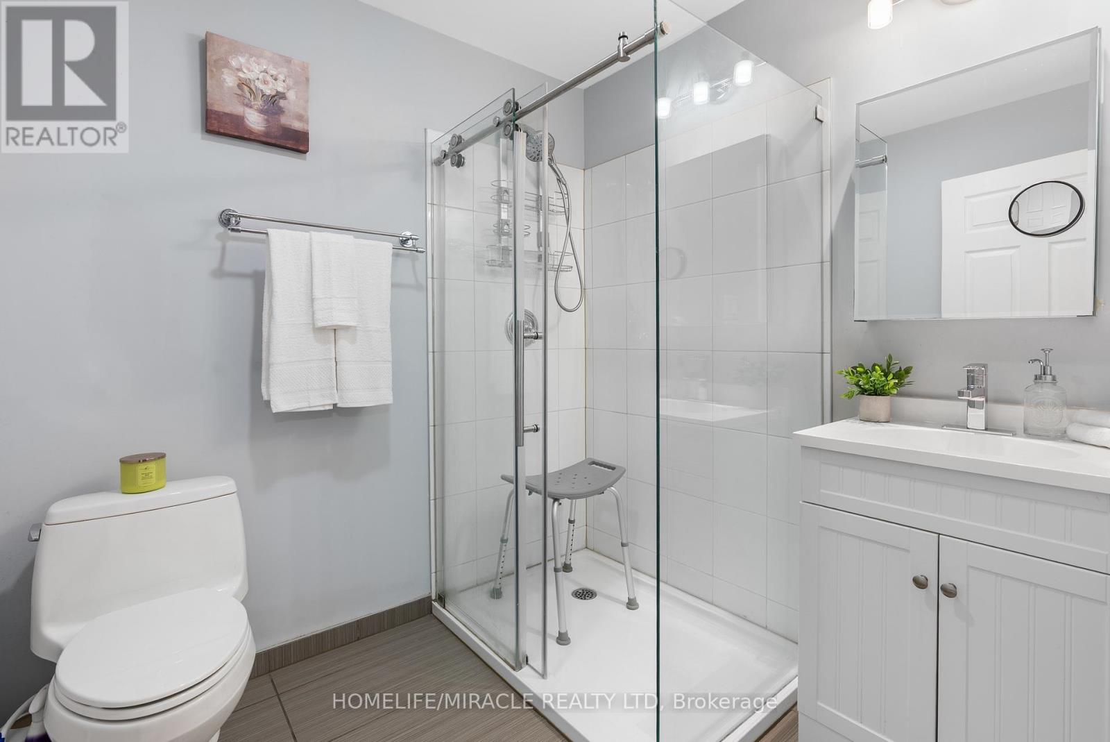 Photo 11 of 582 Upper James Street, Hamilton ON