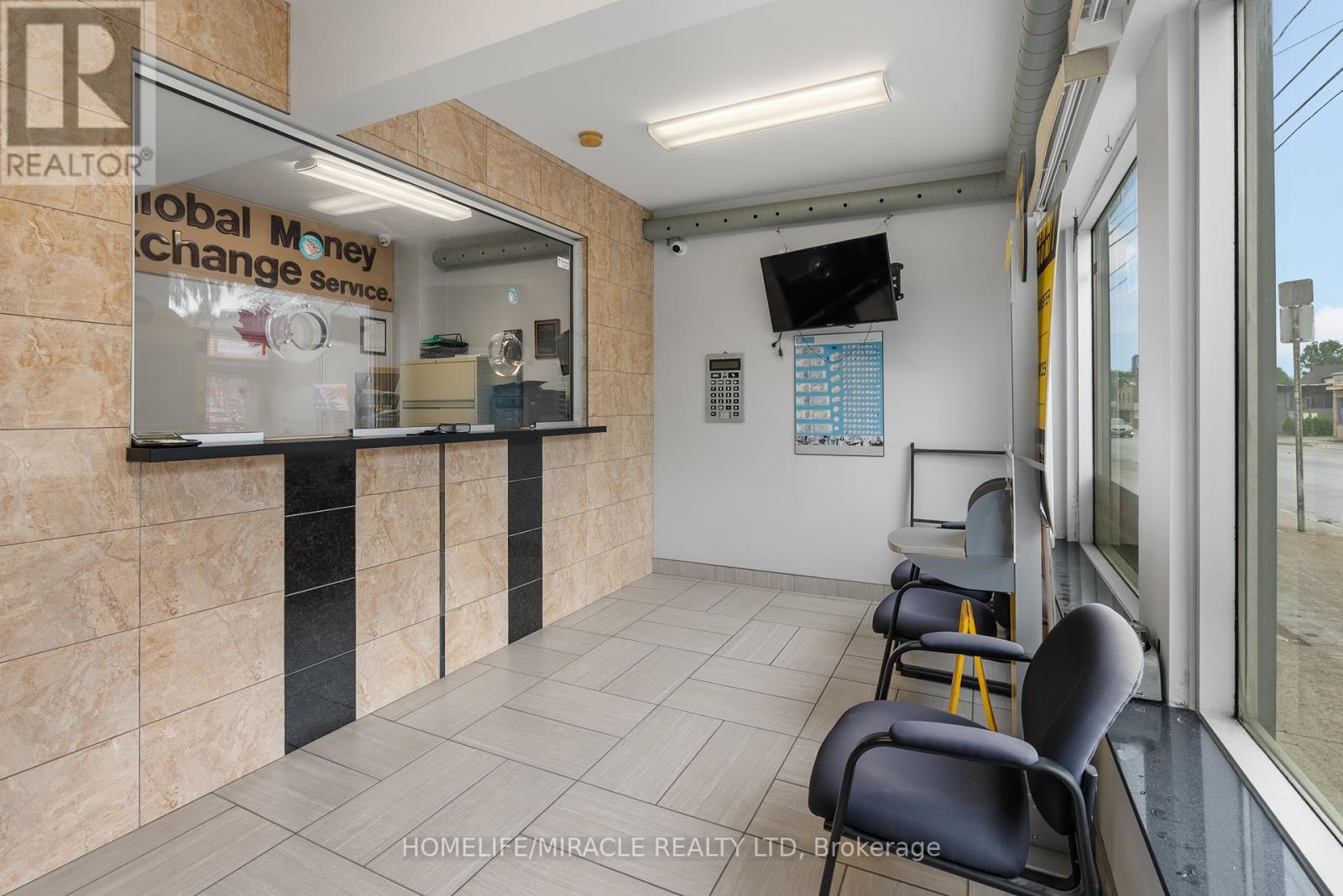 Photo 24 of 582 Upper James Street, Hamilton ON
