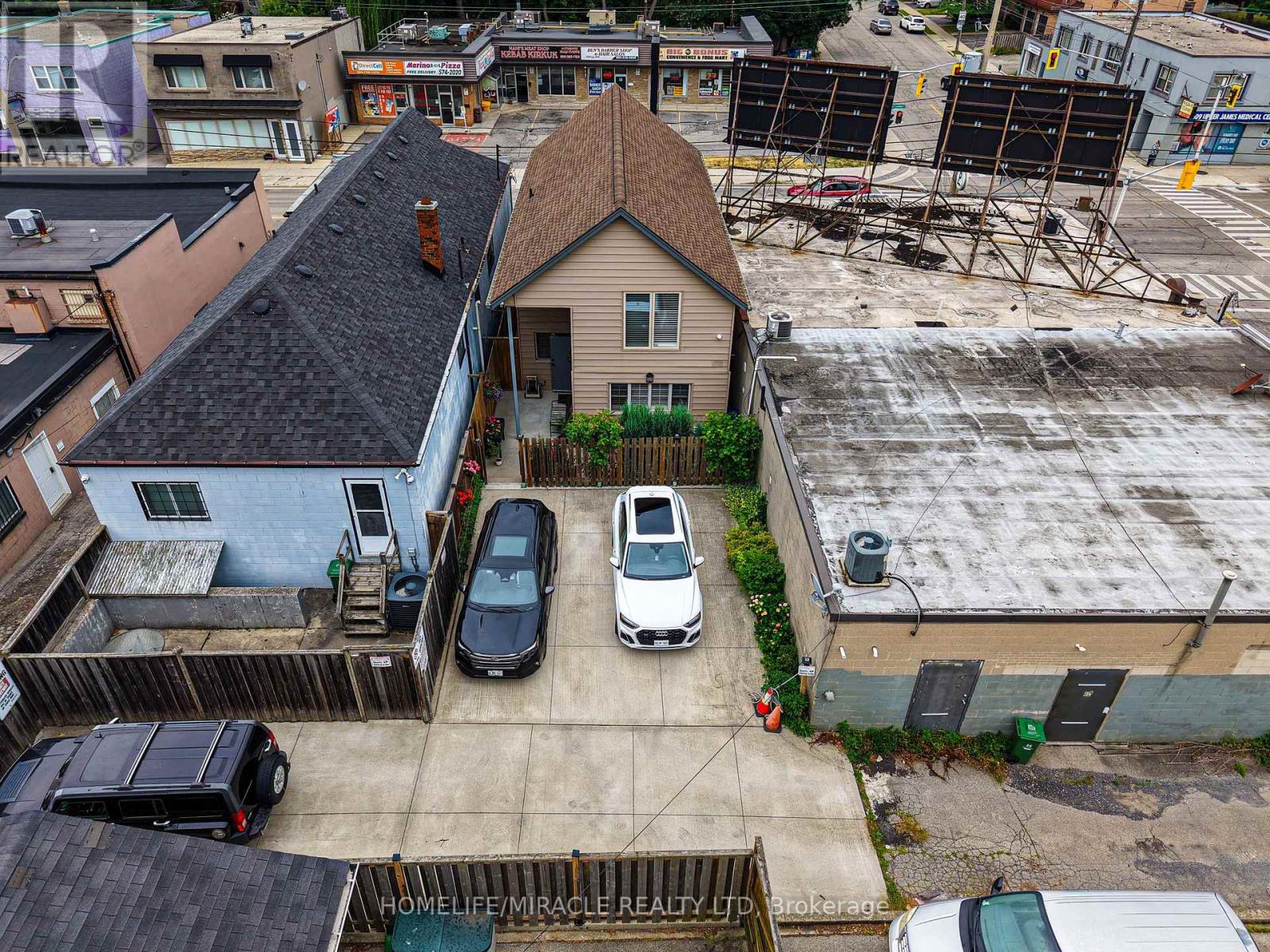 Photo 3 of 582 Upper James Street, Hamilton ON