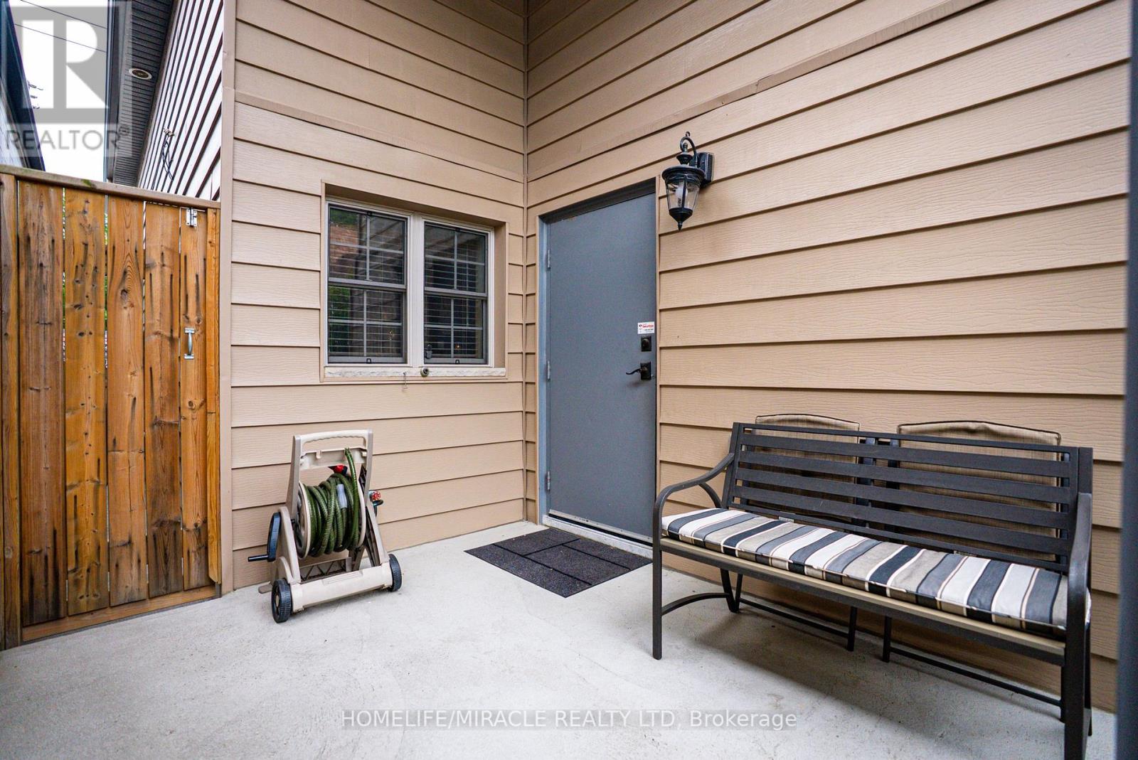 Photo 5 of 582 Upper James Street, Hamilton ON