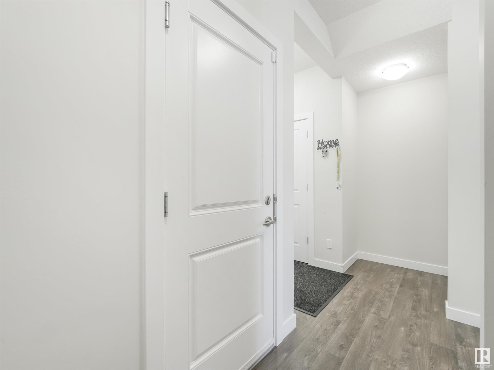 Photo 10 of 1815 Keene Cr Sw, Edmonton AB