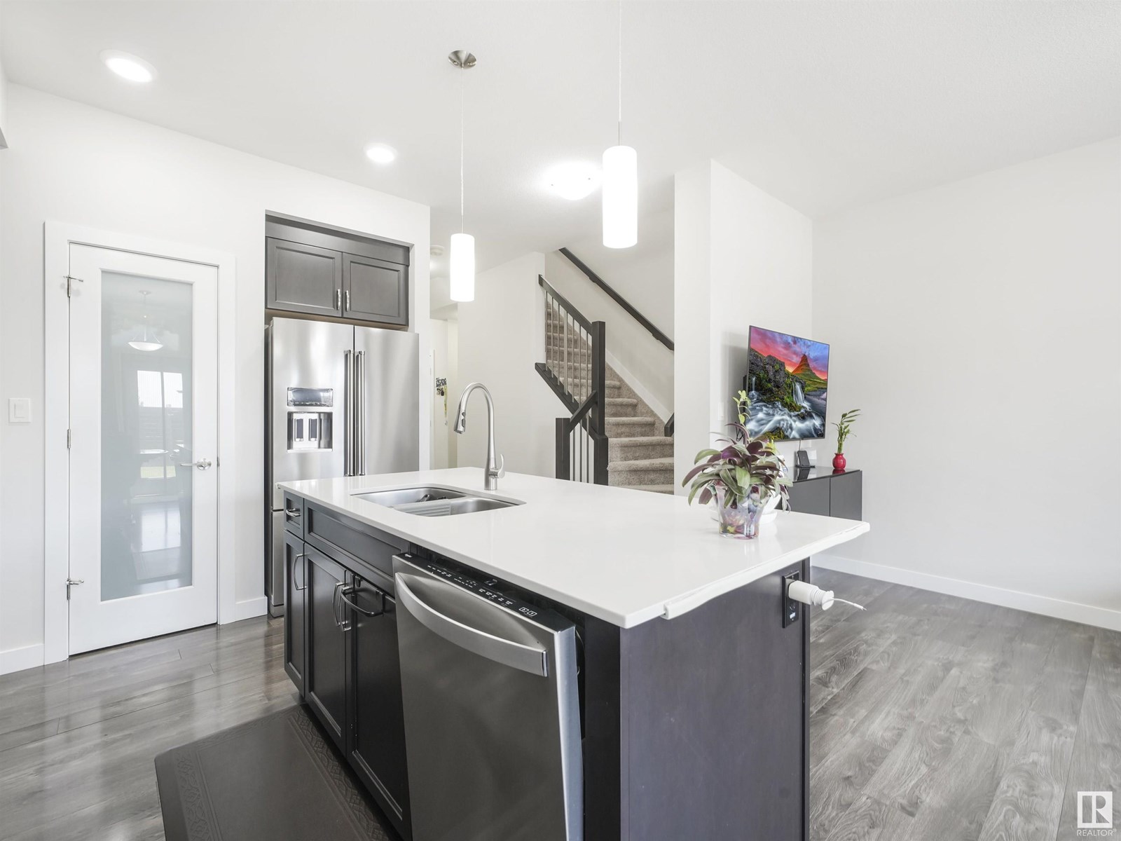 Photo 13 of 1815 Keene Cr Sw, Edmonton AB