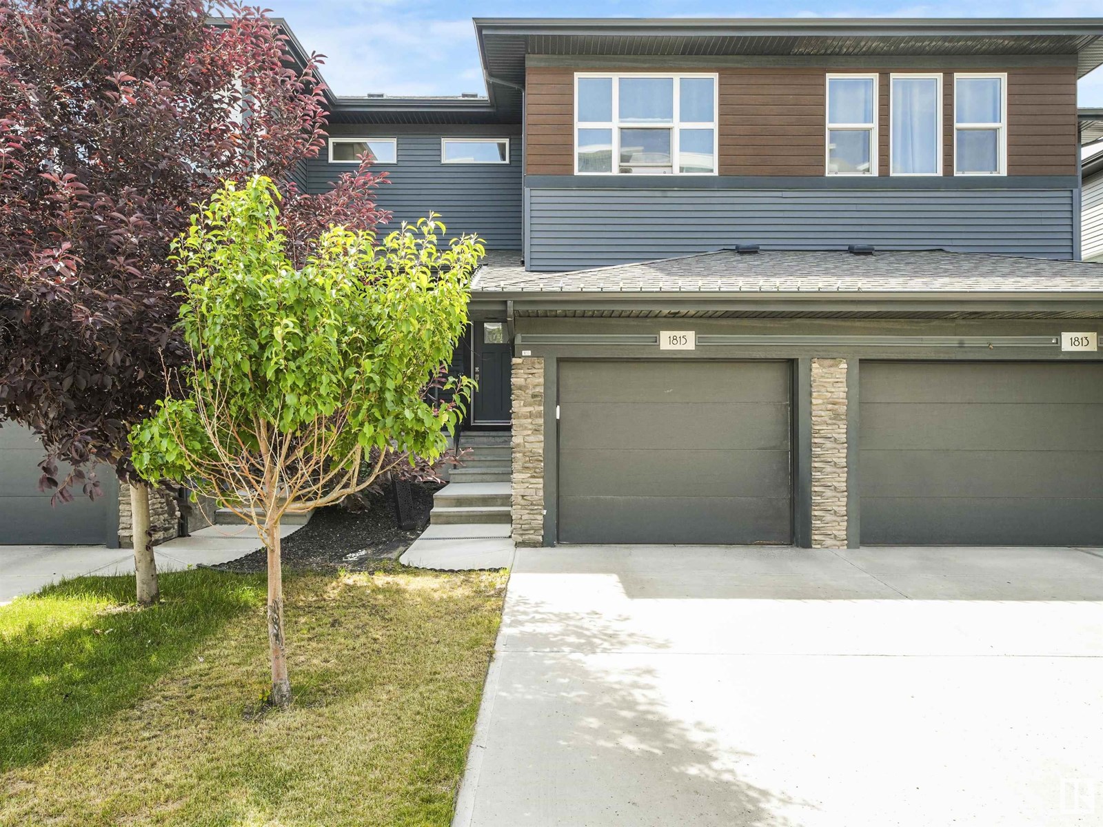 Photo 2 of 1815 Keene Cr Sw, Edmonton AB