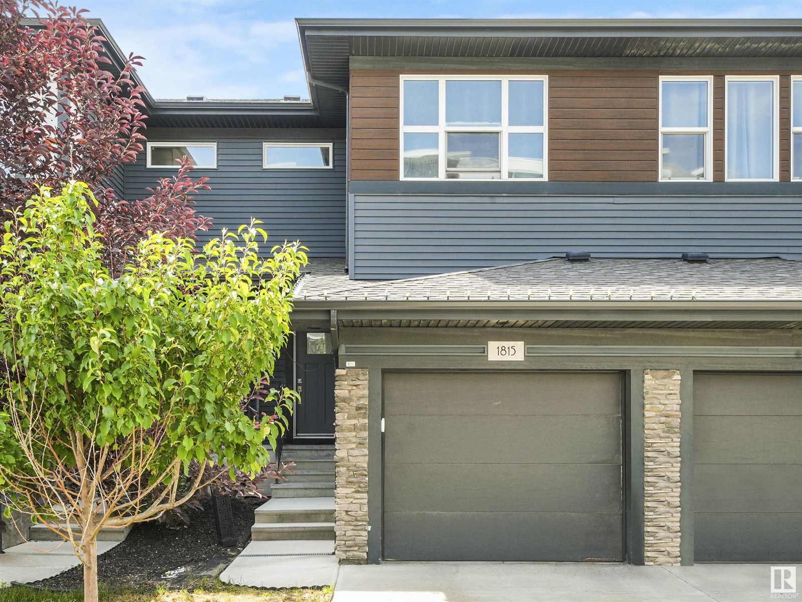 Photo 3 of 1815 Keene Cr Sw, Edmonton AB