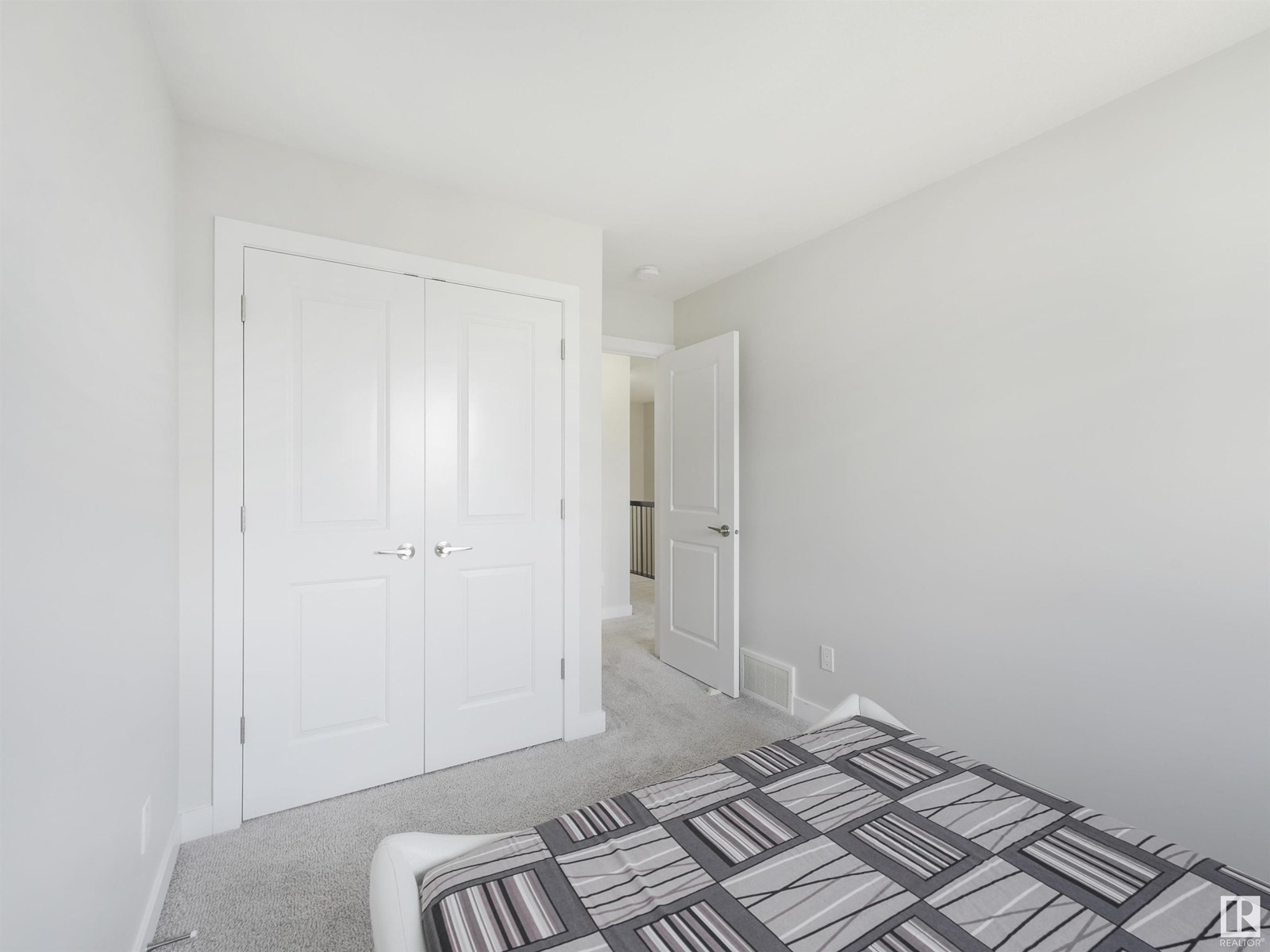 Photo 37 of 1815 Keene Cr Sw, Edmonton AB