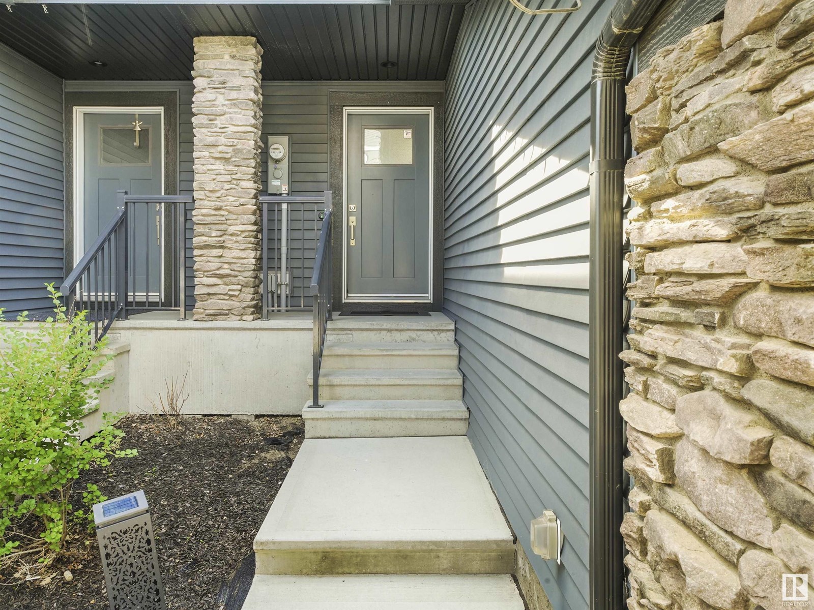 Photo 4 of 1815 Keene Cr Sw, Edmonton AB