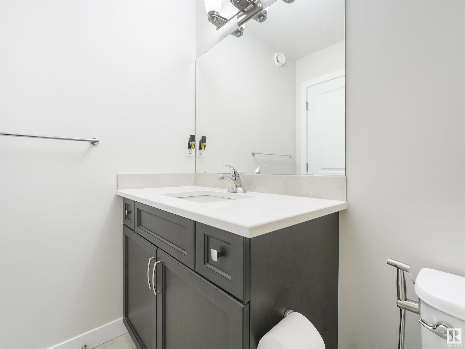 Photo 42 of 1815 Keene Cr Sw, Edmonton AB