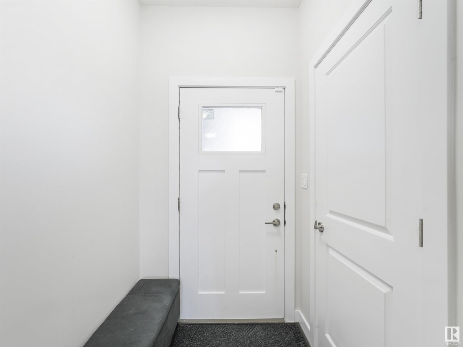 Photo 6 of 1815 Keene Cr Sw, Edmonton AB