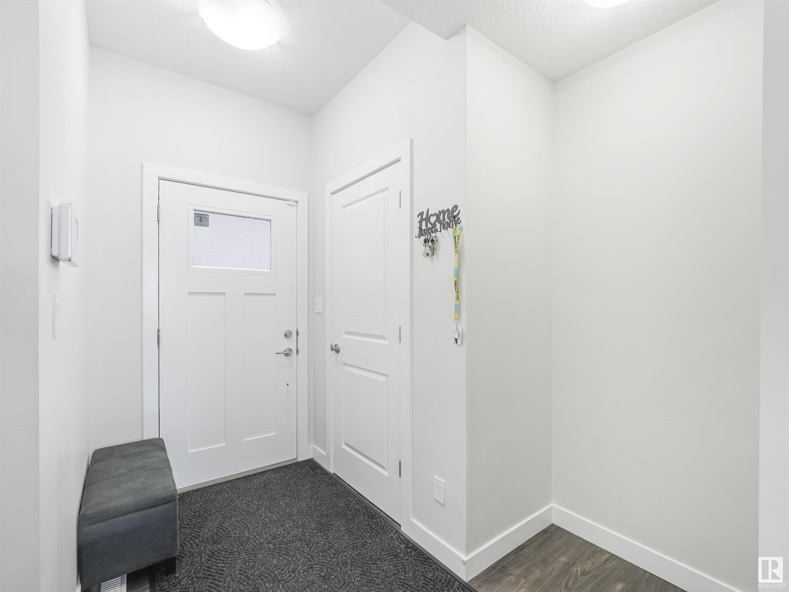 Photo 7 of 1815 Keene Cr Sw, Edmonton AB