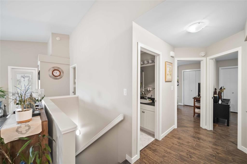 Photo 11 of 113 Willow Creek Road, Winnipeg MB