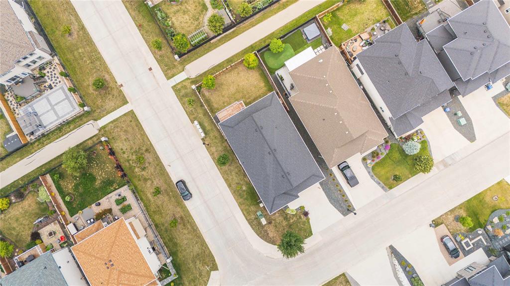 Photo 5 of 113 Willow Creek Road, Winnipeg MB