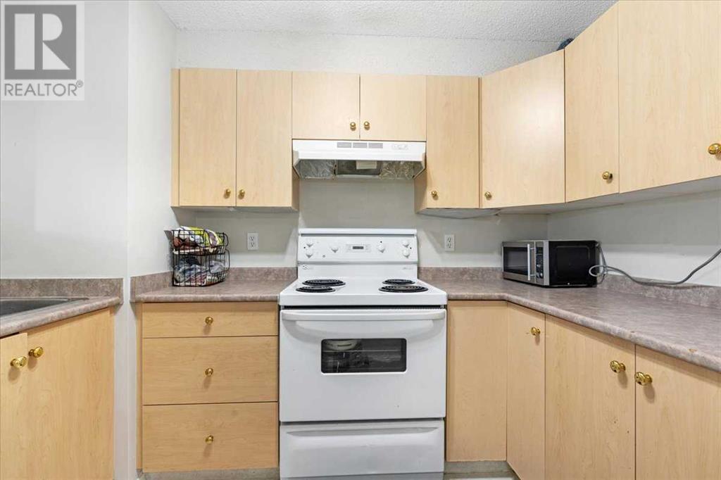 Single Family House for Sale in   Citadel Meadow Point NW Citadel Calgary 