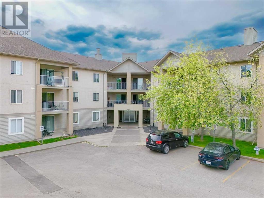 Single Family House for Sale in   Citadel Meadow Point NW Citadel Calgary 