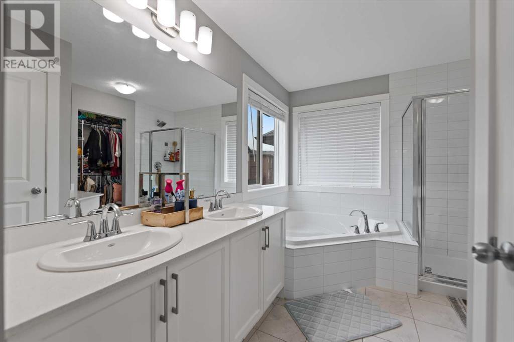 Photo 17 of 354 Kings Heights Drive, Airdrie AB