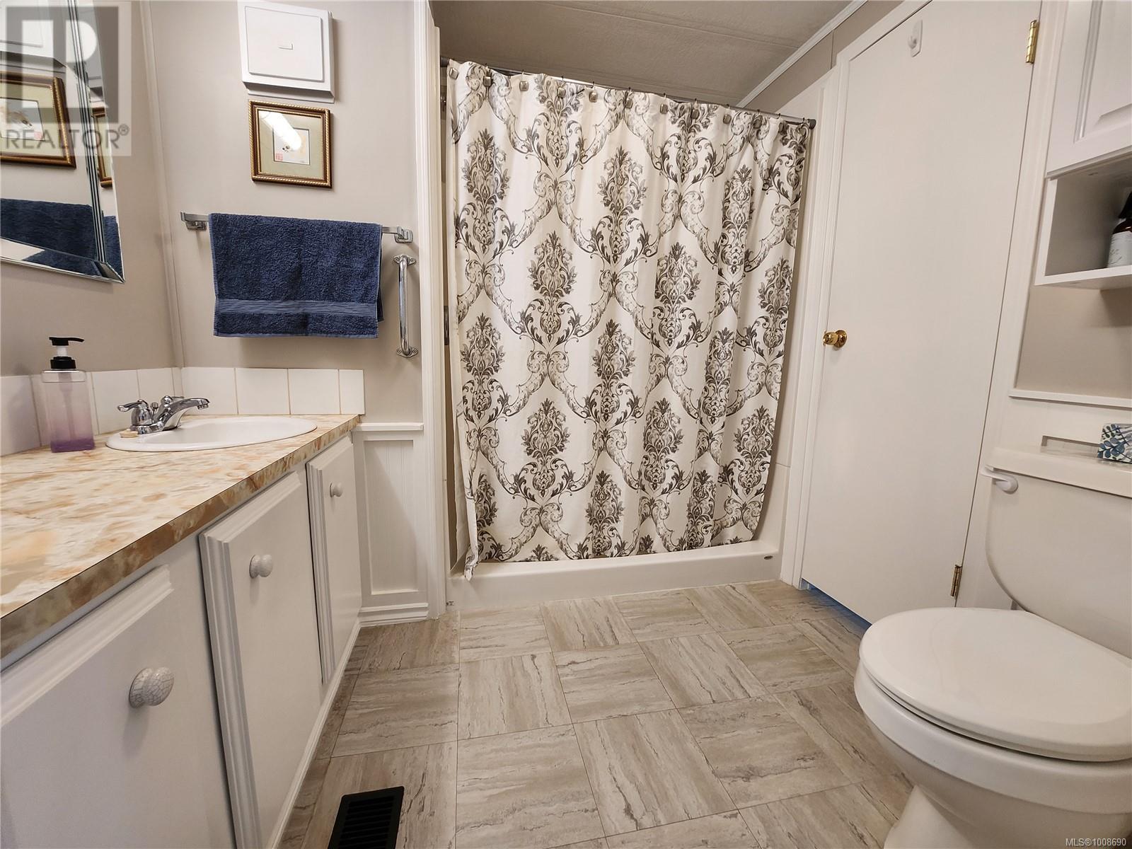 Photo 11 of 47 10980 Westdowne Rd, Ladysmith BC