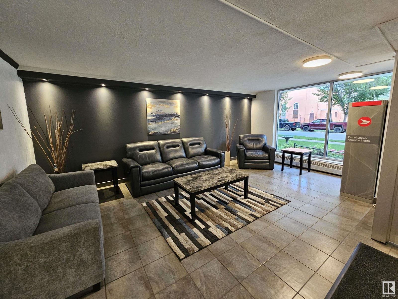 Photo 4 of 1403 9816 112 St Nw, Edmonton AB