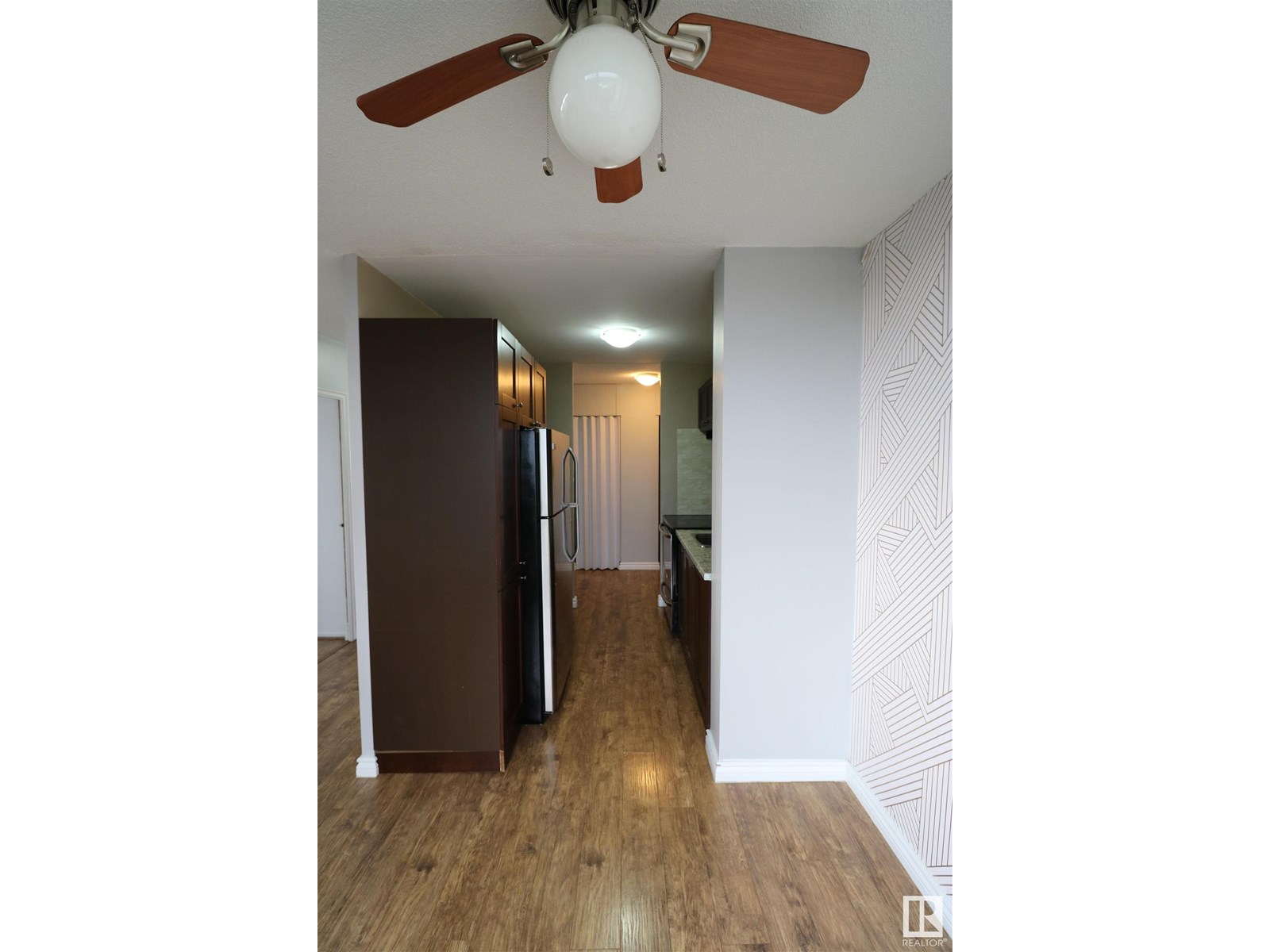 Photo 5 of 1403 9816 112 St Nw, Edmonton AB