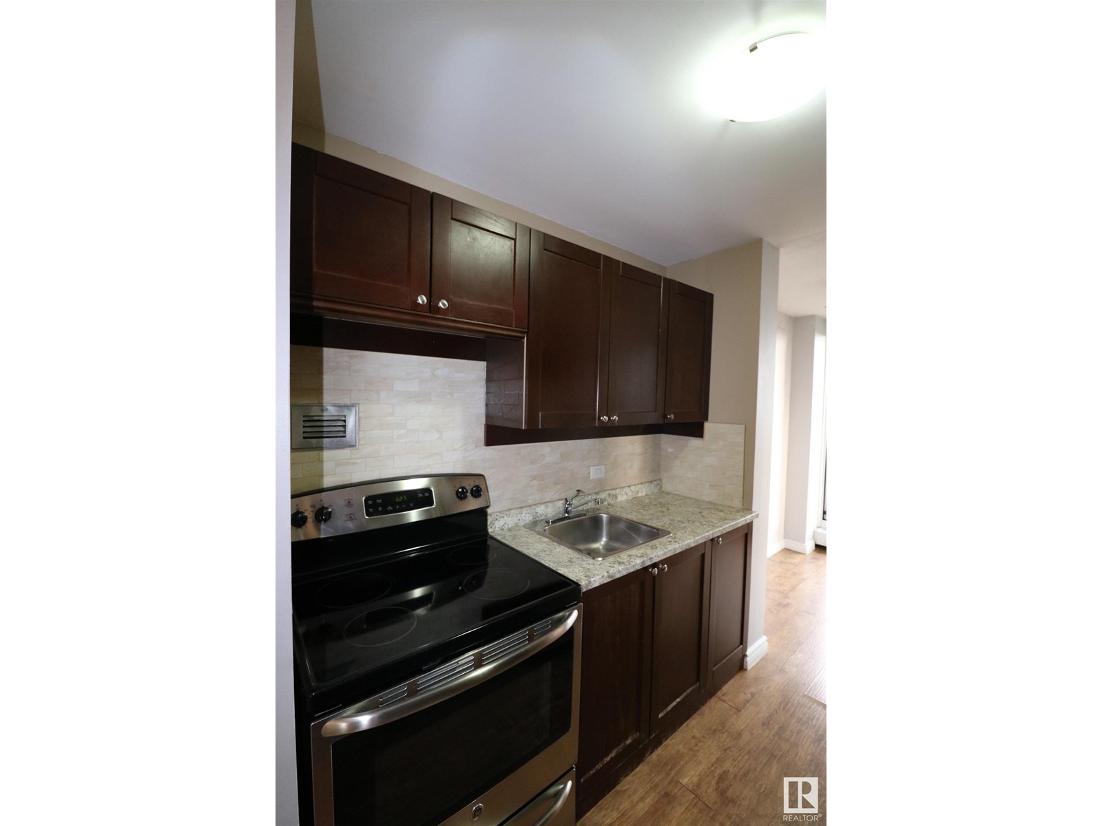 Photo 8 of 1403 9816 112 St Nw, Edmonton AB