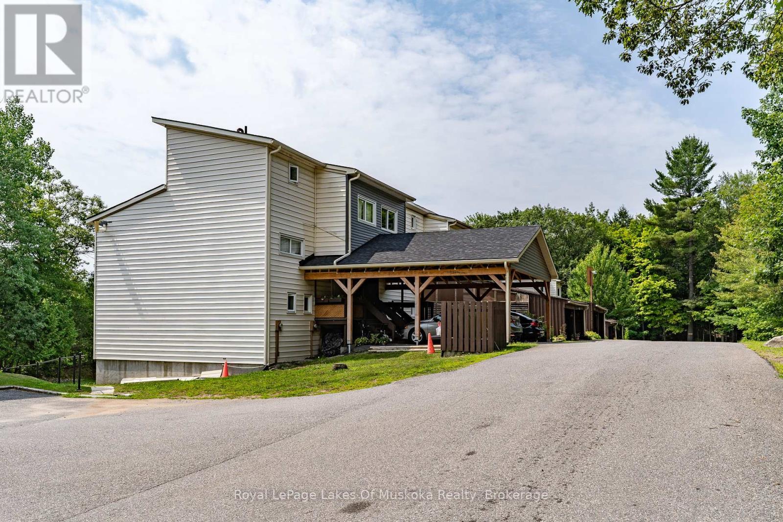 Photo 1 of 11 26 Herman Avenue, Huntsville ON
