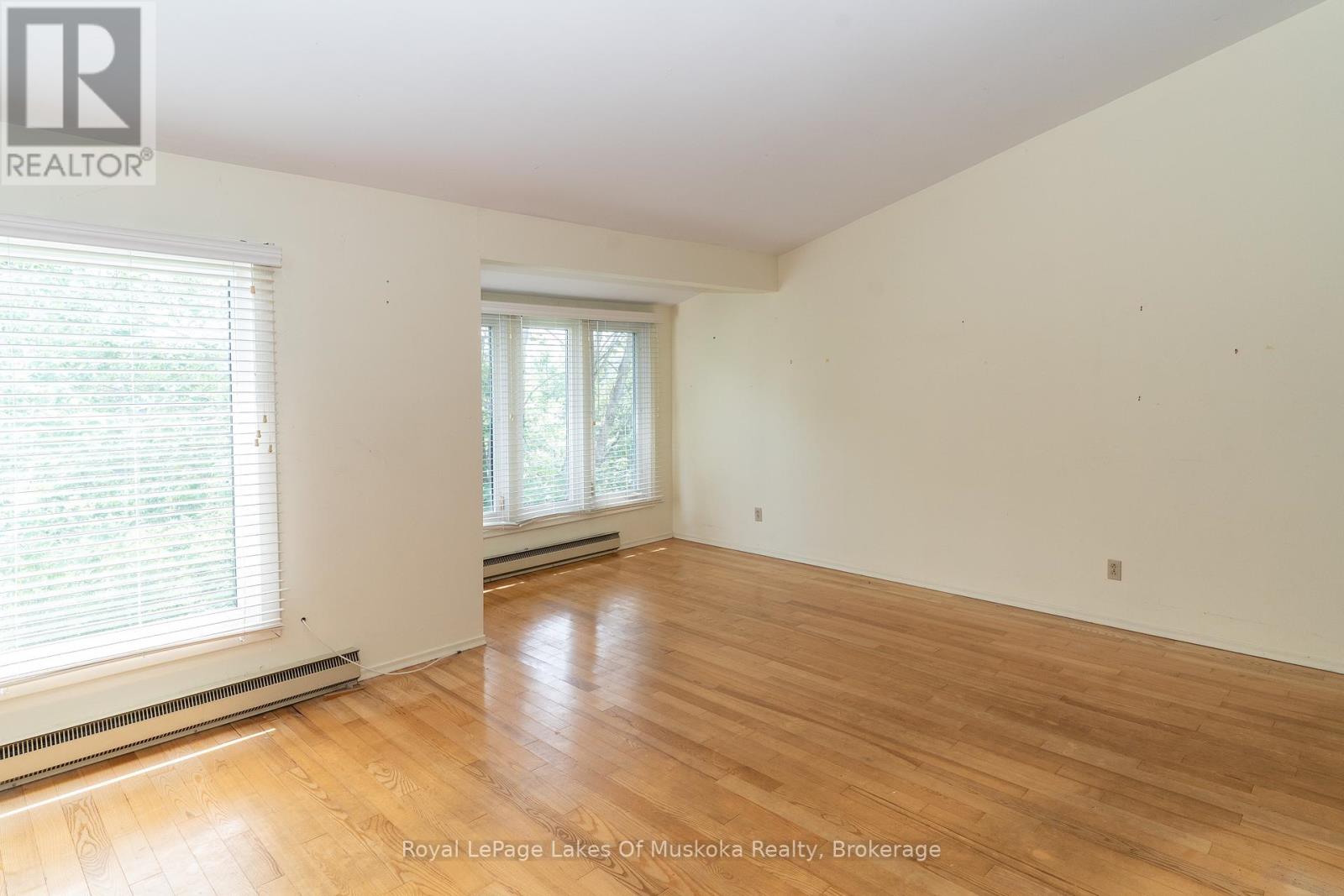 Photo 13 of 11 26 Herman Avenue, Huntsville ON