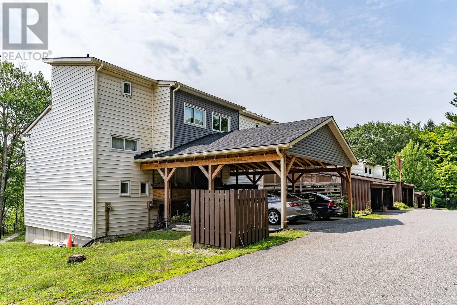 Photo 2 of 11 26 Herman Avenue, Huntsville ON