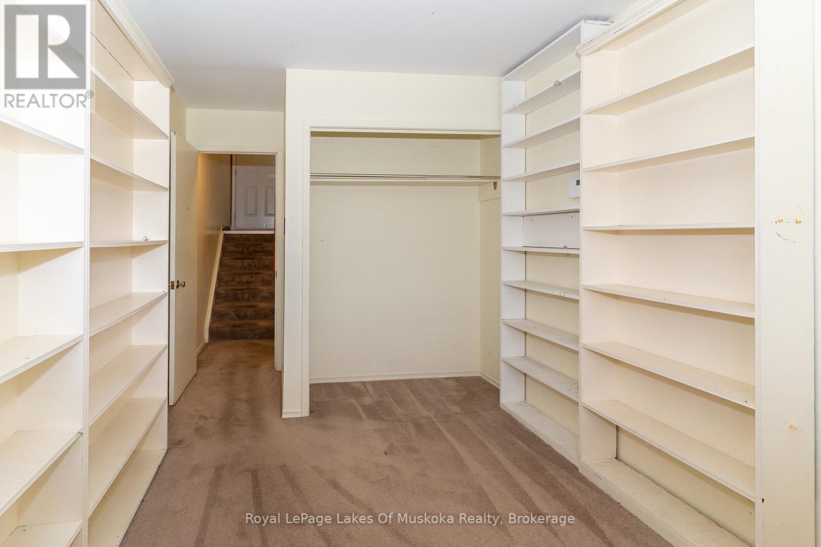Photo 20 of 11 26 Herman Avenue, Huntsville ON