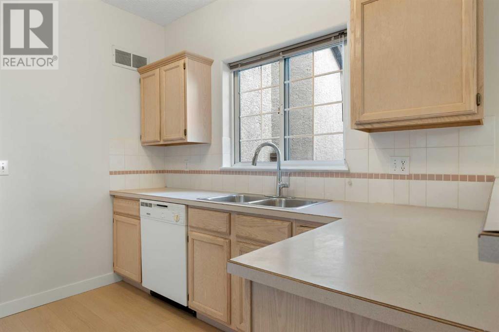 Single Family House for Sale in   Sirocco Drive Signal Hill Calgary 