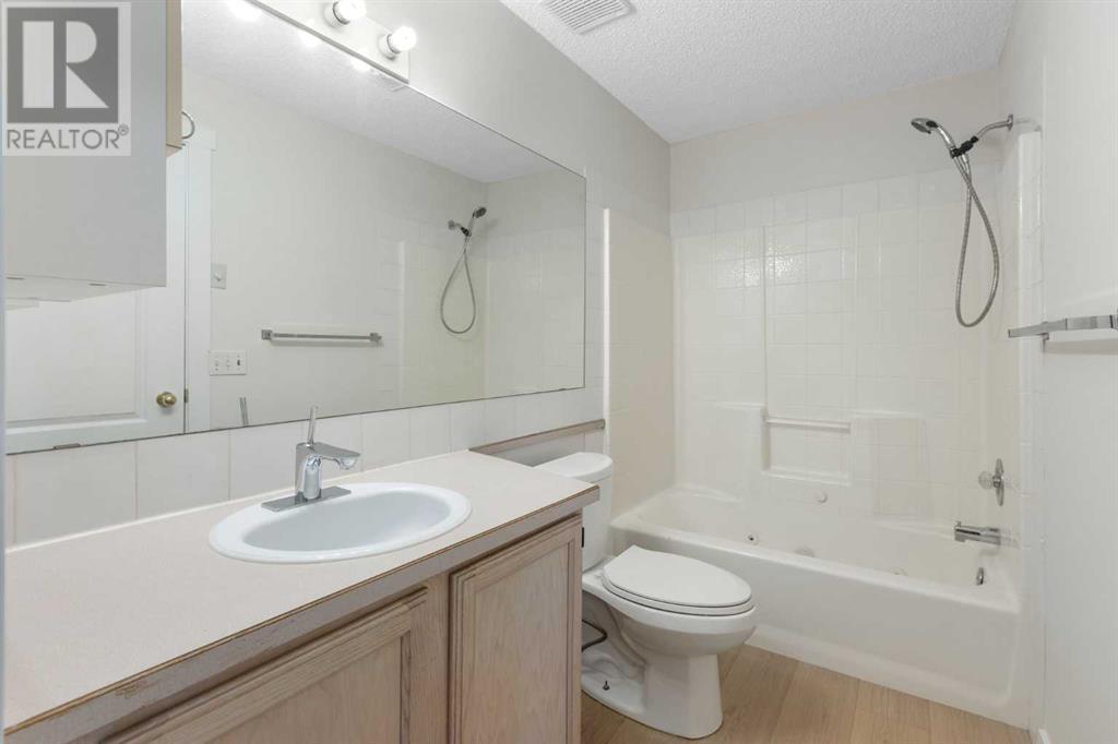 Single Family House for Sale in   Sirocco Drive Signal Hill Calgary 