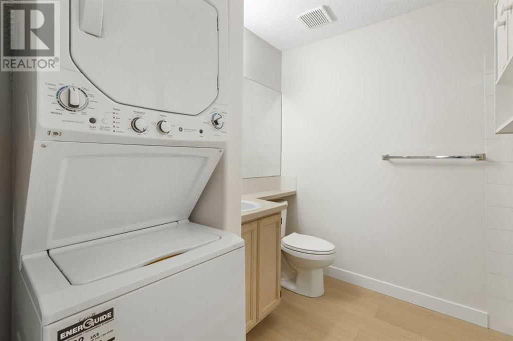 Single Family House for Sale in   Sirocco Drive Signal Hill Calgary 